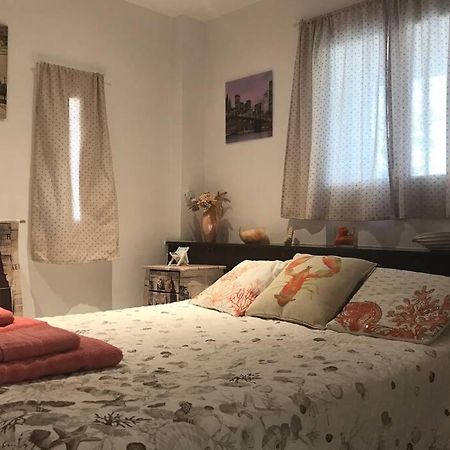 Apartamento En La Playa De Calafell. Barcelona Luaran gambar