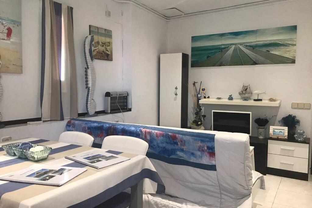 Apartamento En La Playa De Calafell. Barcelona Luaran gambar